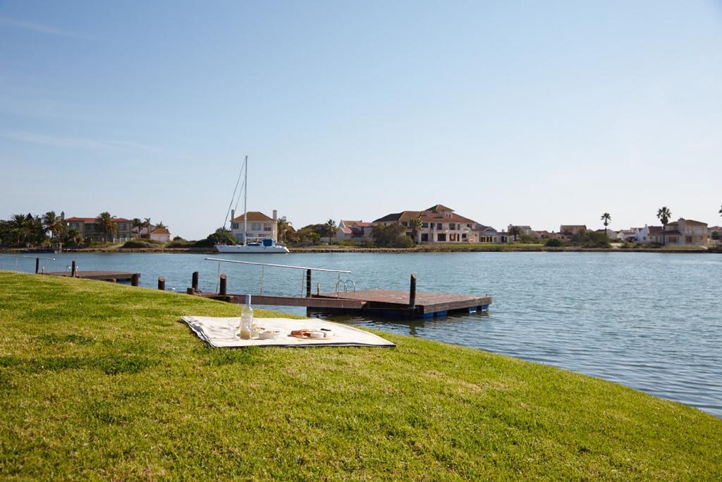 Апартаменты First Group Port Owen Marina Фелддриф Экстерьер фото