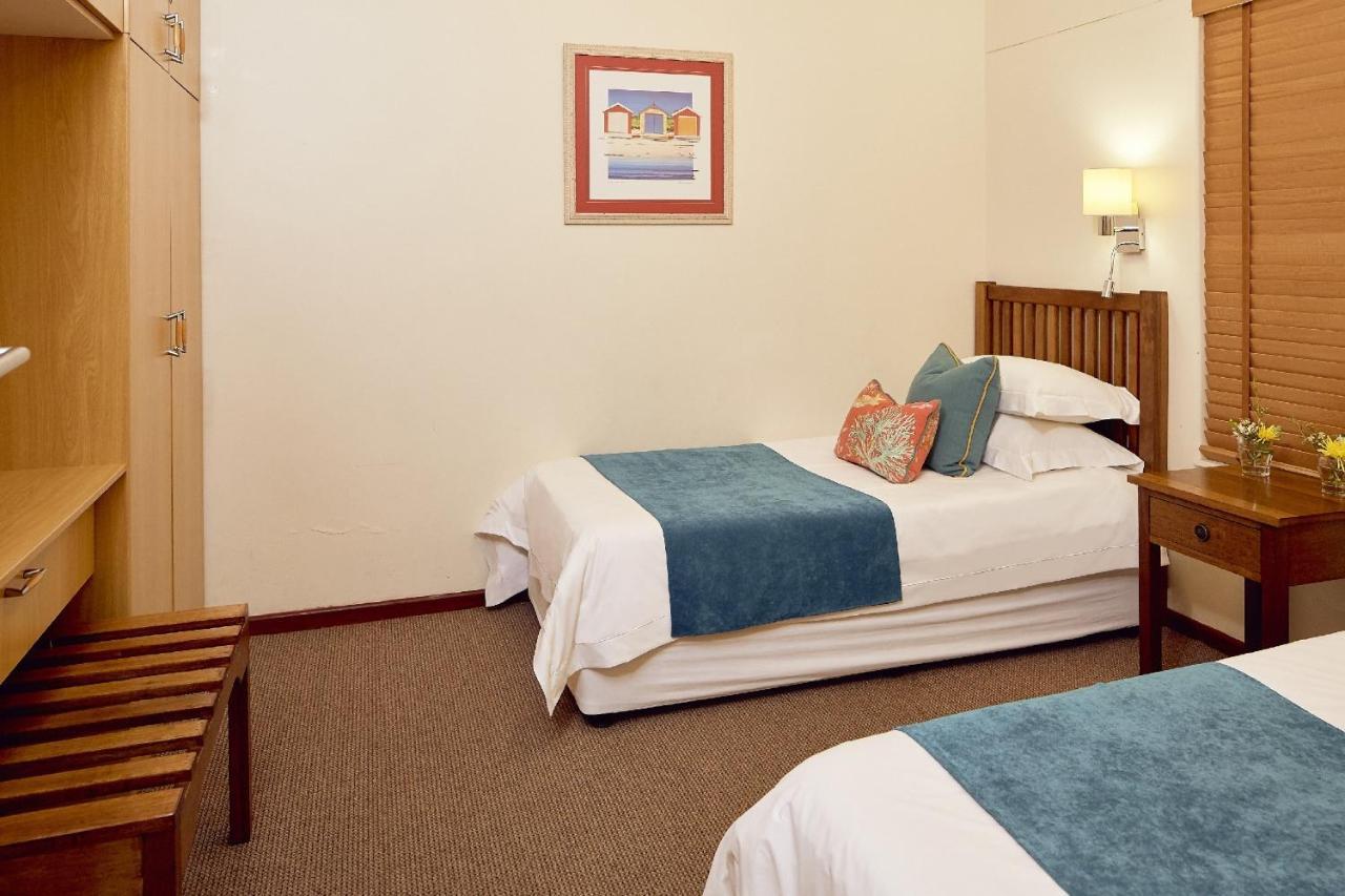 Апартаменты First Group Port Owen Marina Фелддриф Экстерьер фото